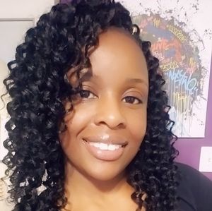 Meet your Posher, Denise